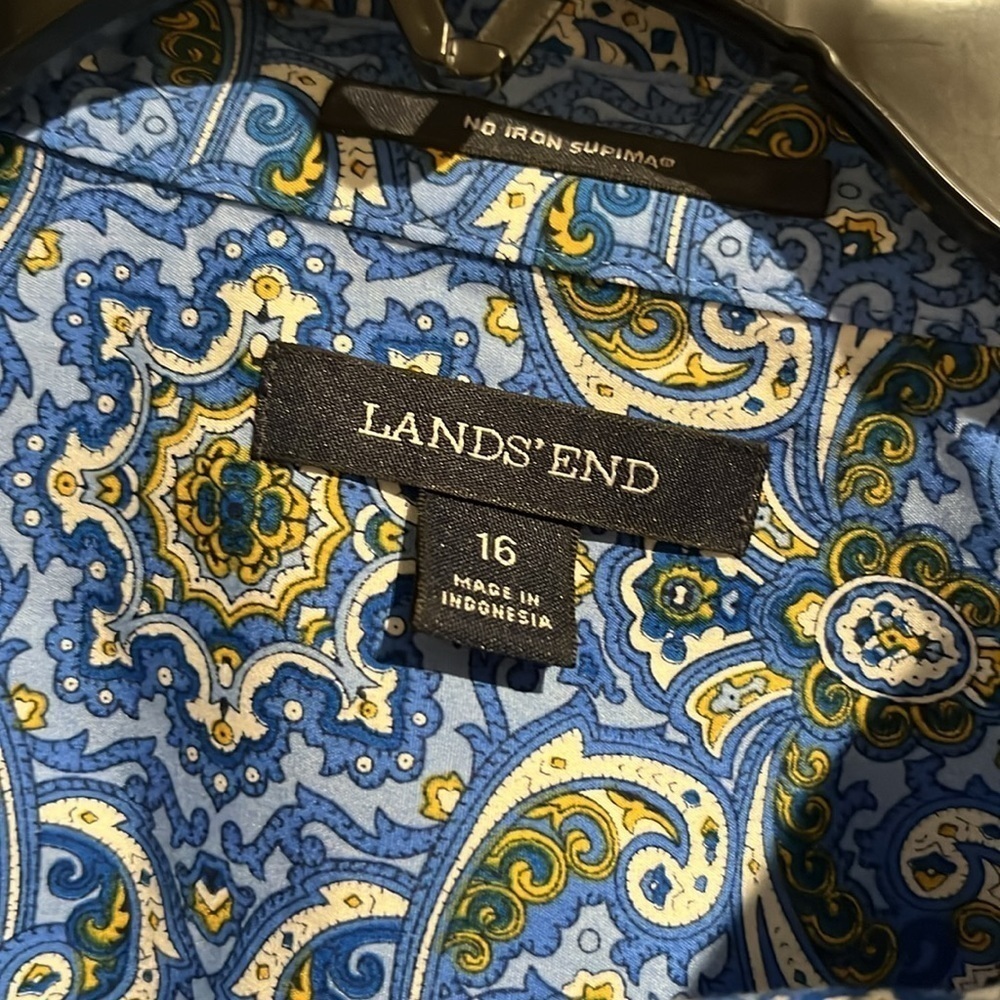 Lands End blue white yellow floral paisley top. Size 16. - Picture 4 of 6